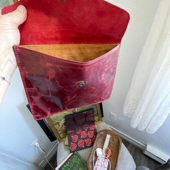 Leather envelope clutch - Picture 2 of 4